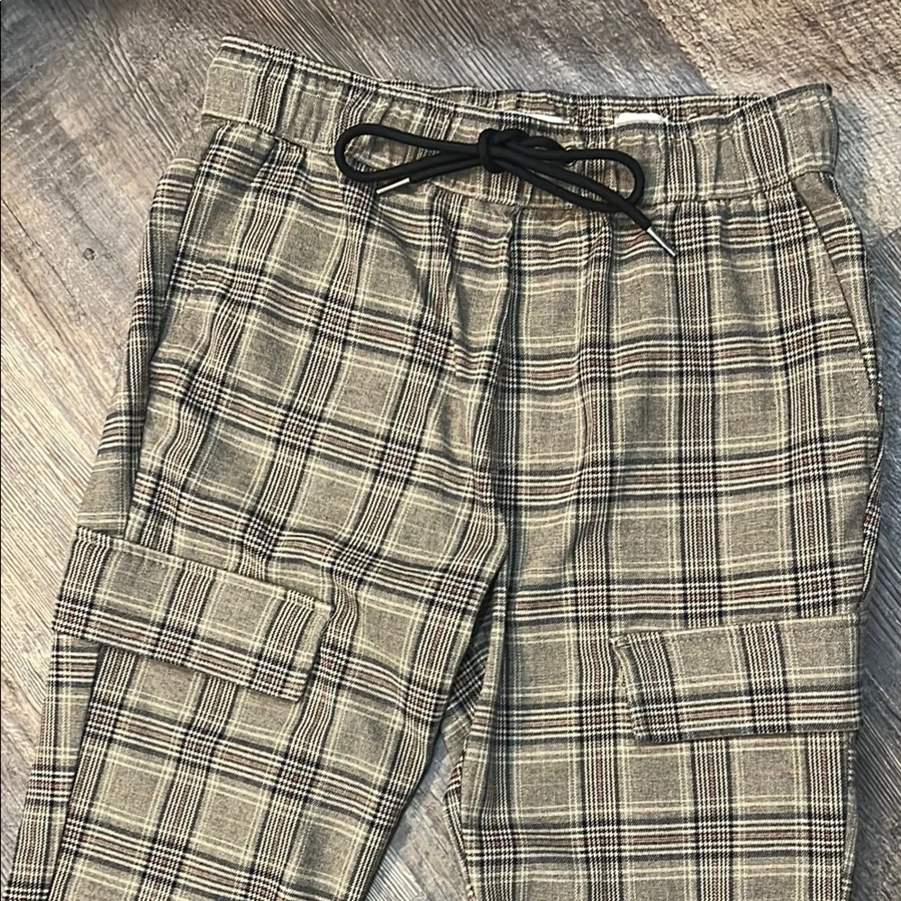 EUC Men's Plaid Cargo Pants - Black and Tan